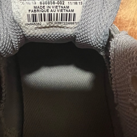 Mens size 7.5 grey nike free tennis shoes - Picture 5 of 6